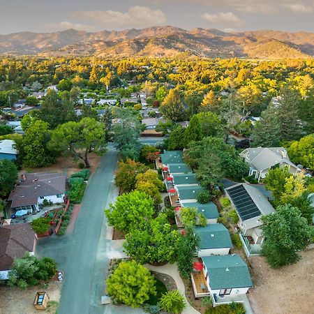Aurora Park Cottages Calistoga Exterior photo