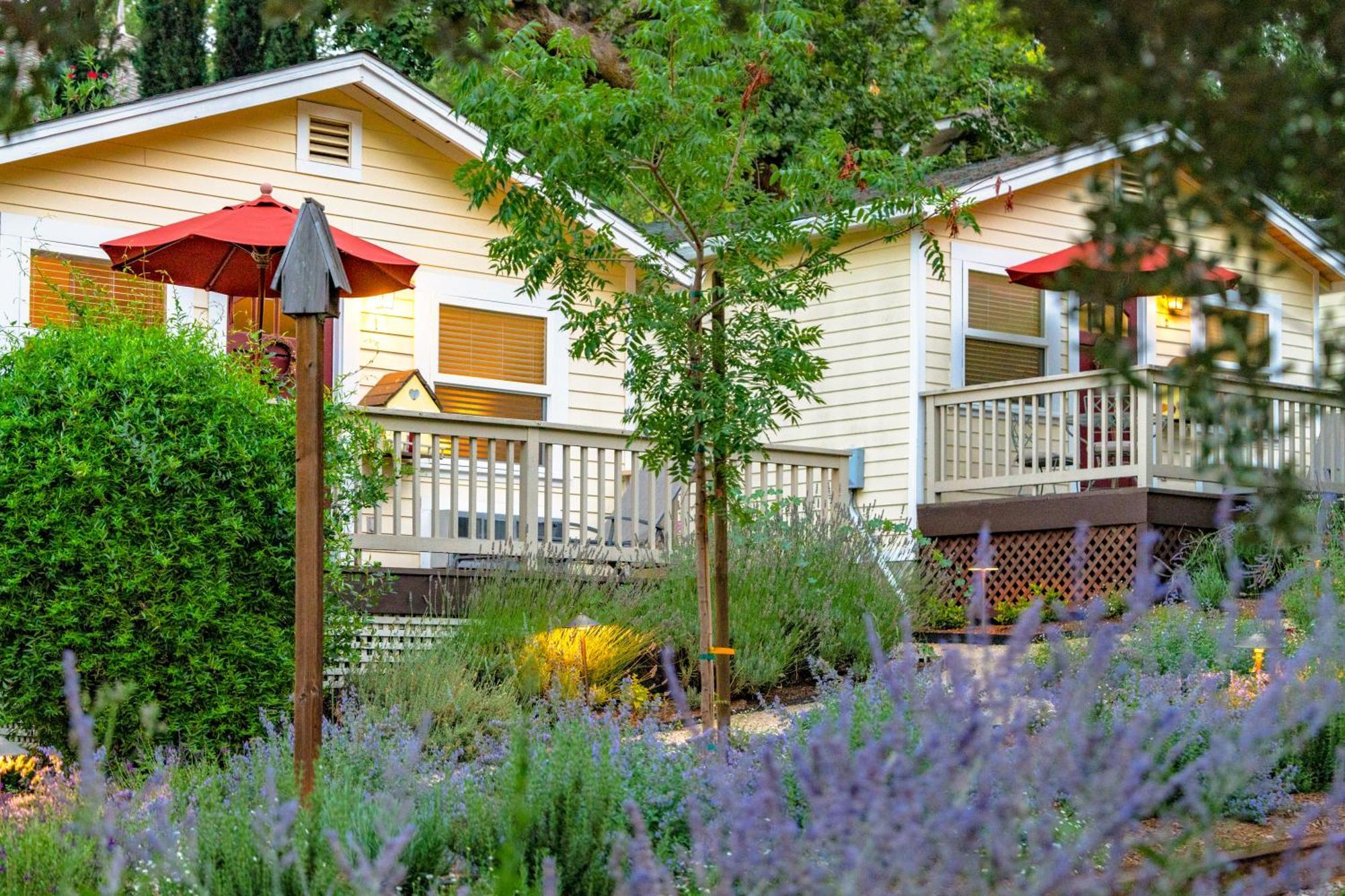 Aurora Park Cottages Calistoga Exterior photo